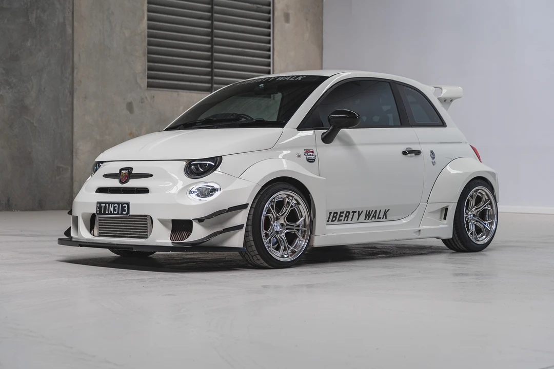 2019 Abarth - Image 11 of 31