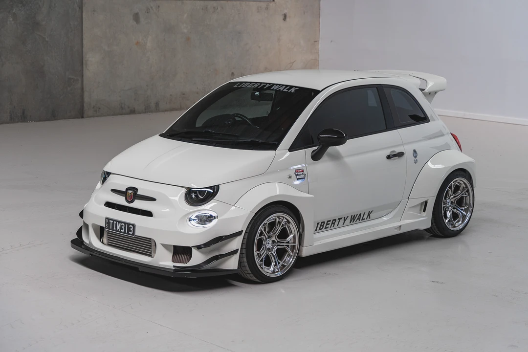 2019 Abarth - Image 19 of 31
