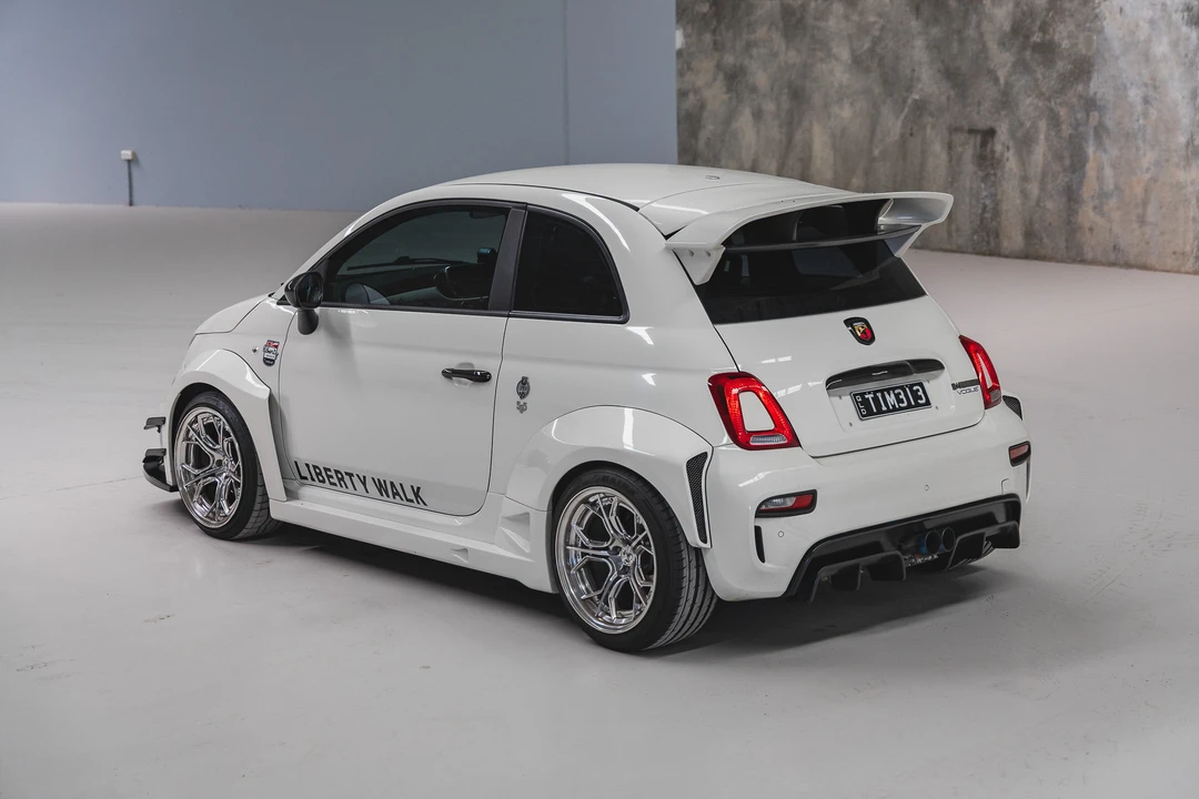 2019 Abarth - Image 21 of 31
