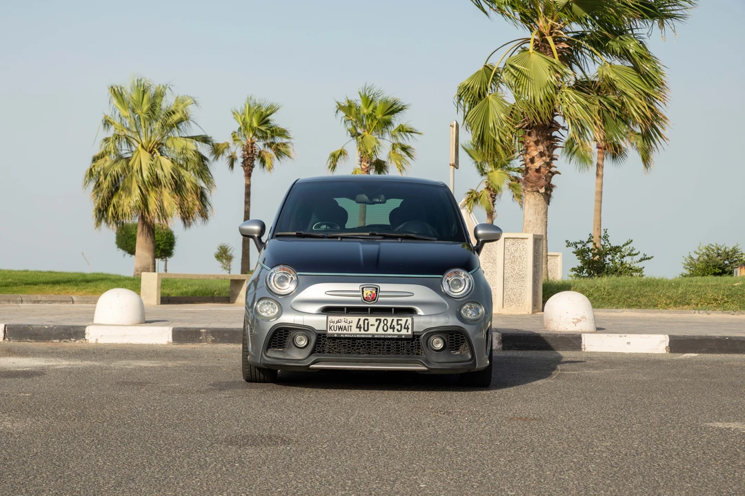 2019 Fiat Abarth 500 - Image 2 of 31