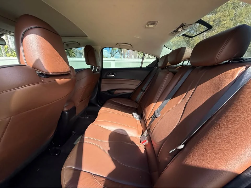 2019 Acura ILX - Image 9 of 17