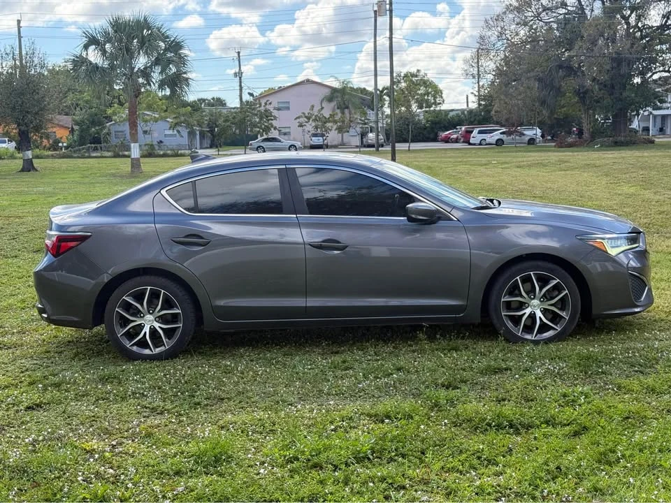 2019 Acura ILX - Image 4 of 17