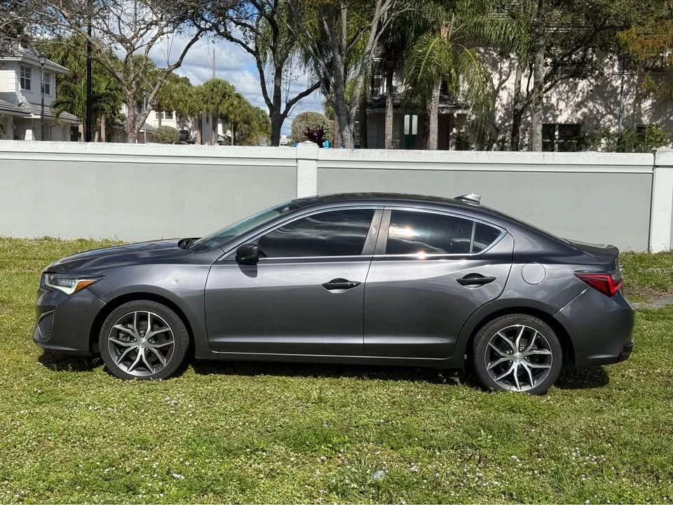 2019 Acura ILX - Image 8 of 17
