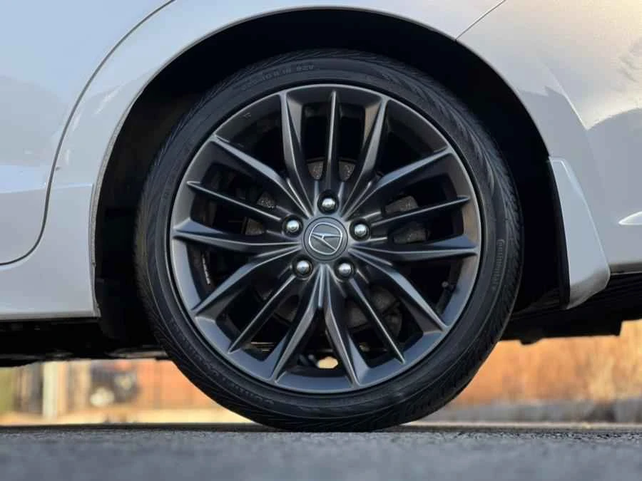 2019 Acura ILX - Image 17 of 18