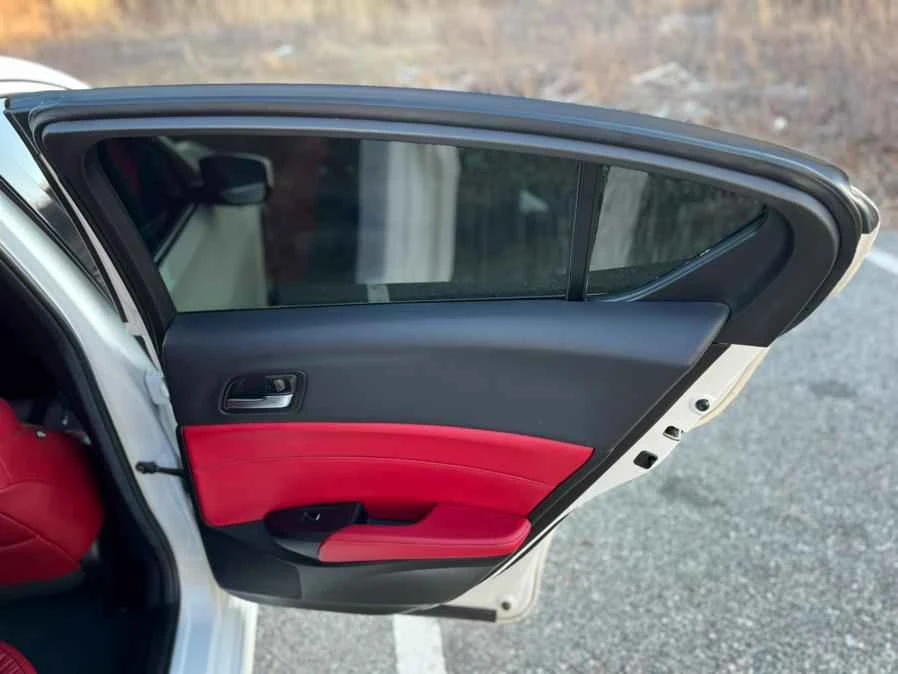 2019 Acura ILX - Image 10 of 18