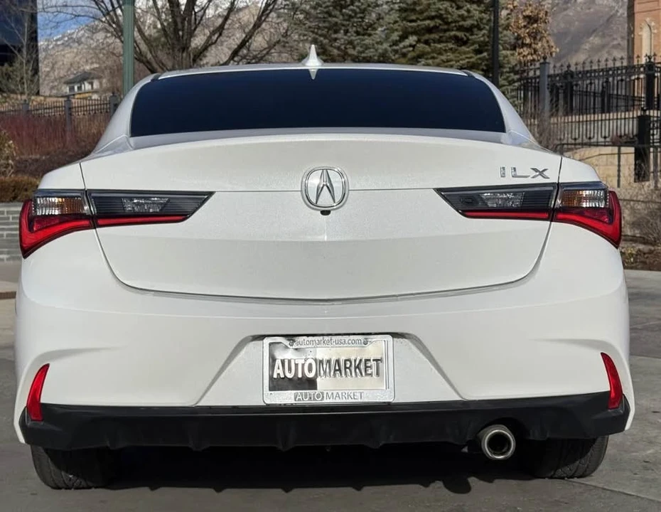 2019 Acura ILX - Image 7 of 20