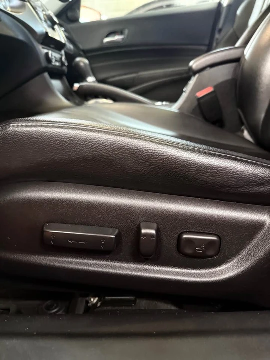2019 Acura ILX - Image 14 of 17