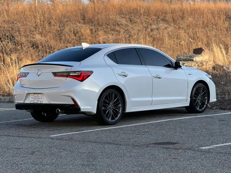 2019 Acura ILX - Image 9 of 12