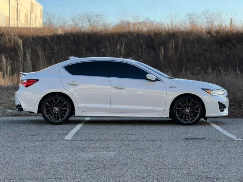 2019 Acura ILX - Image 10 of 12