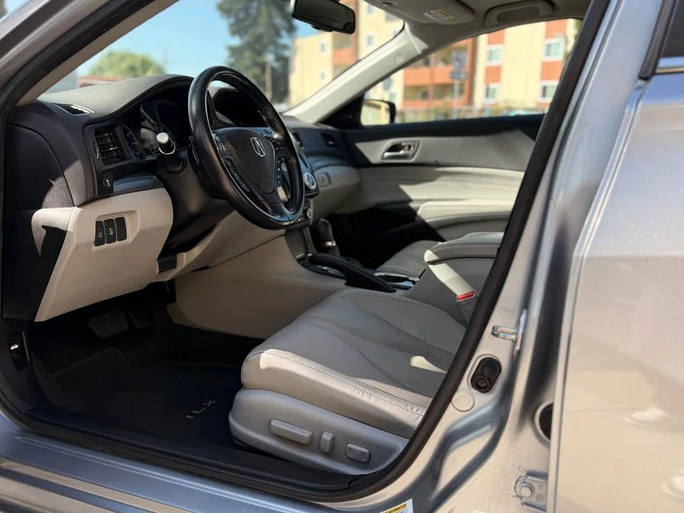 2019 Acura ILX - Image 9 of 15