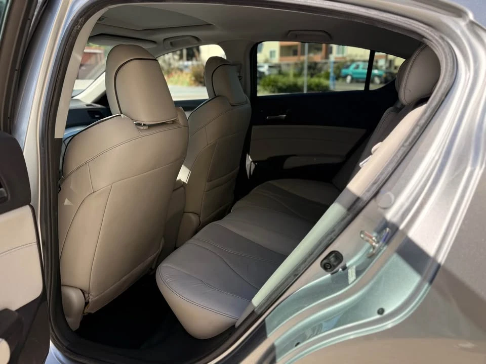 2019 Acura ILX - Image 10 of 15