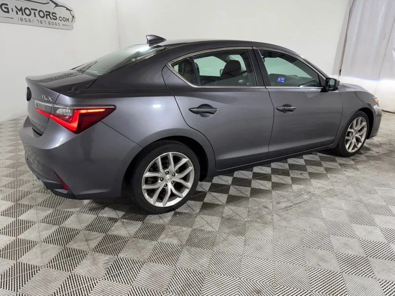 2019 Acura ILX - Image 9 of 12