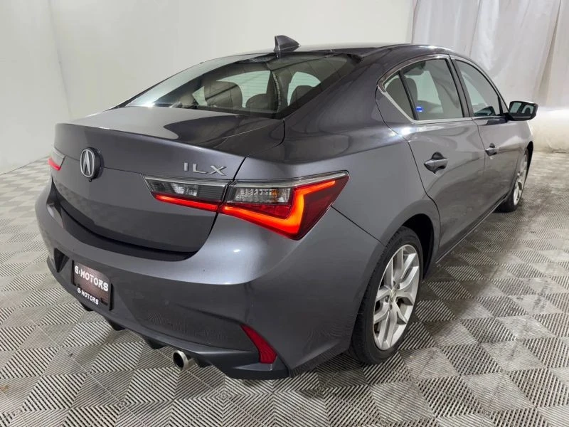 2019 Acura ILX - Image 8 of 12