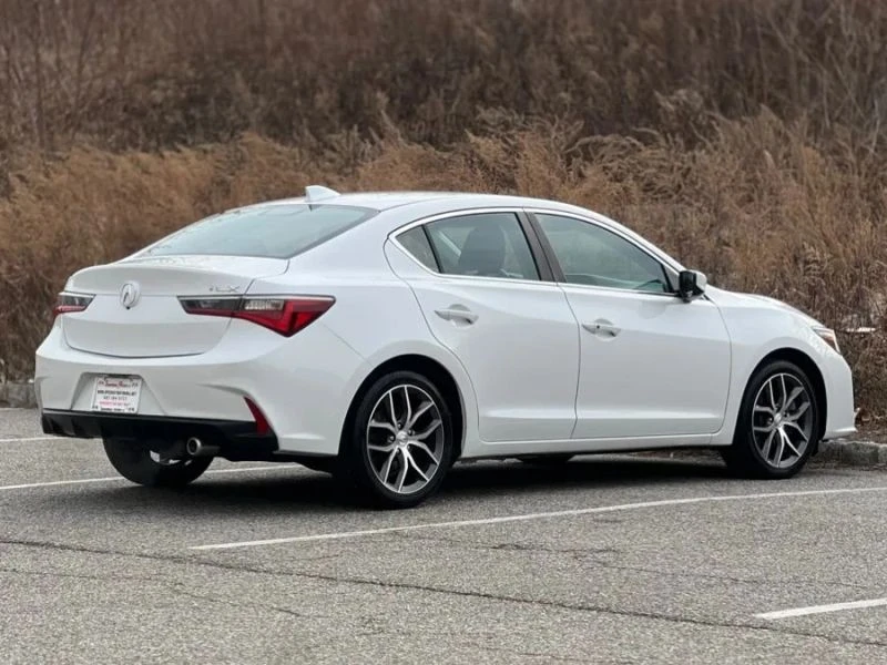 2019 Acura ILX - Image 8 of 12