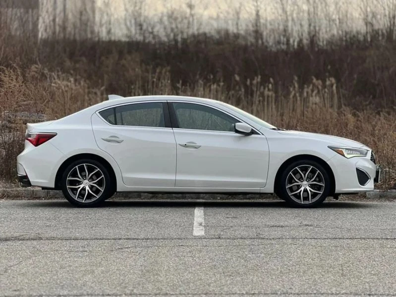 2019 Acura ILX - Image 9 of 12