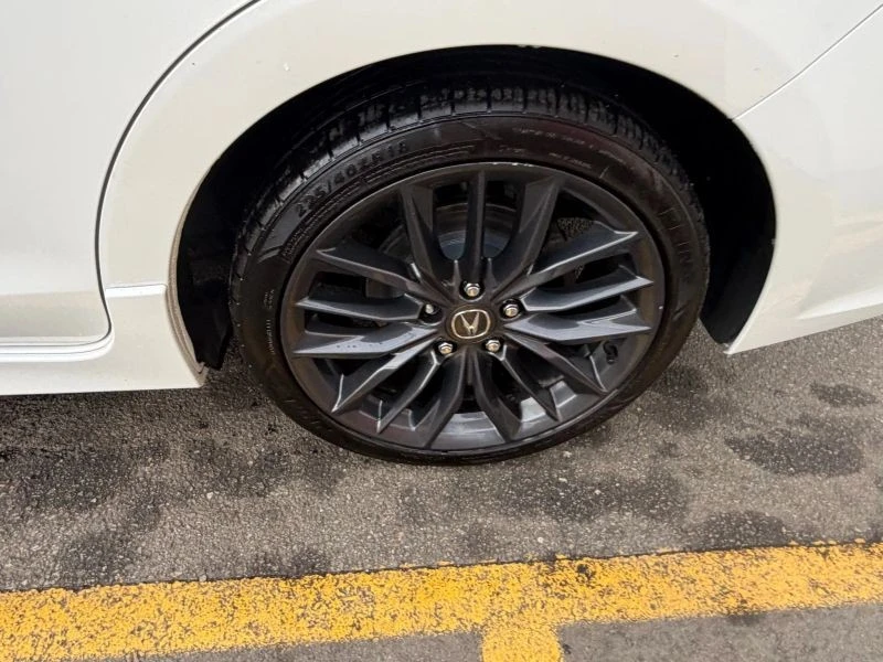 2019 Acura ILX - Image 9 of 12