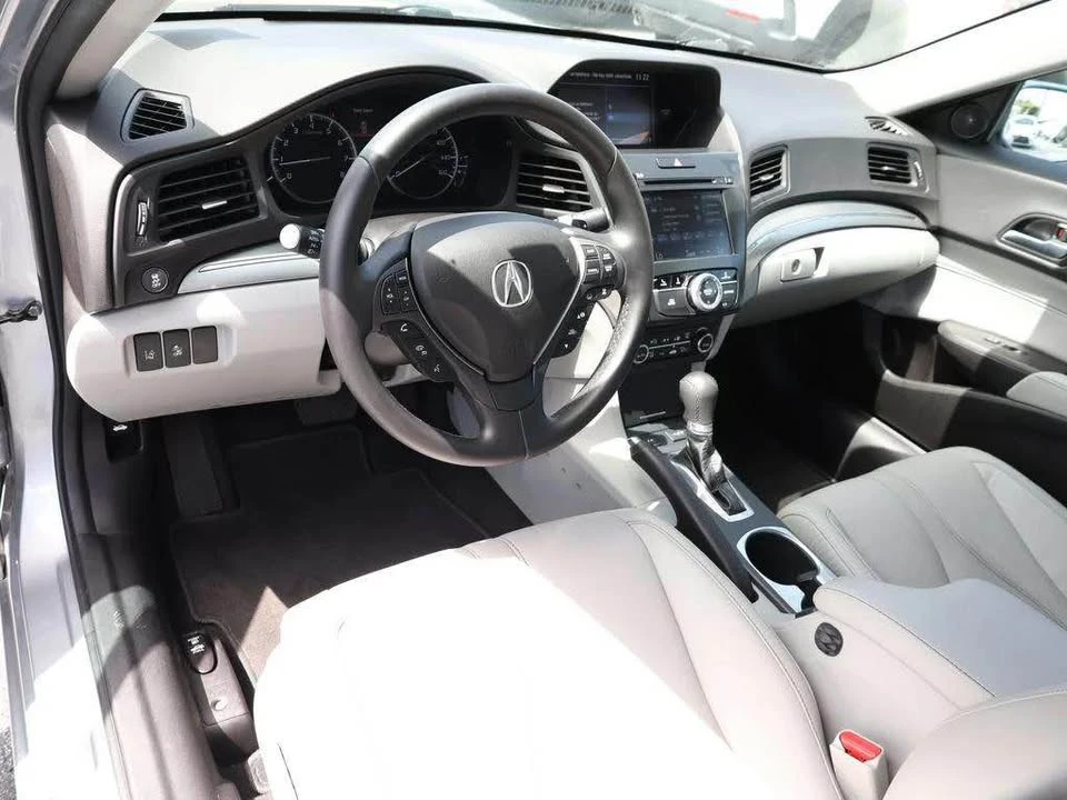 2019 Acura ILX - Image 6 of 8