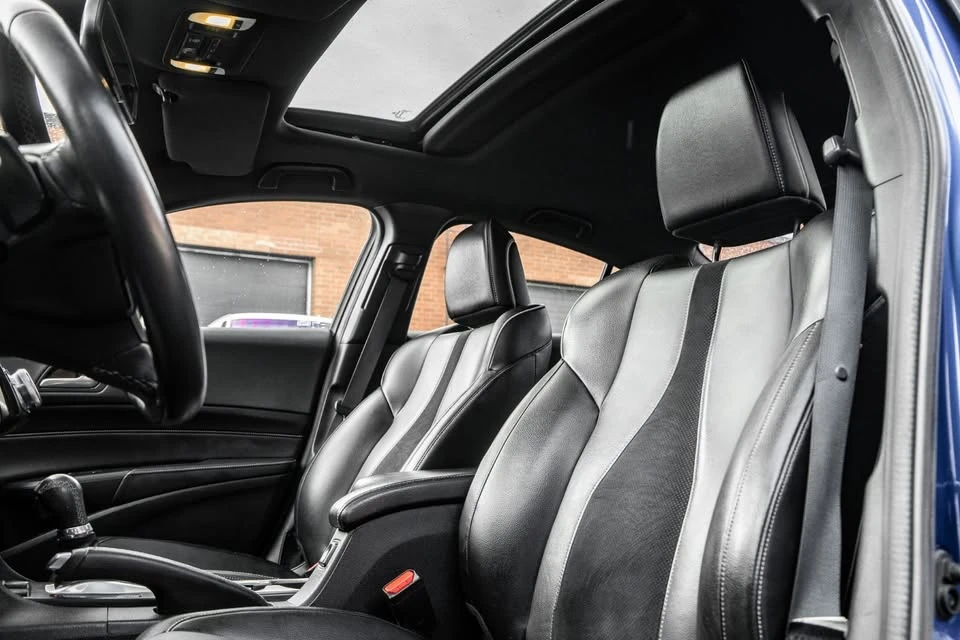 2019 Acura ILX - Image 8 of 15