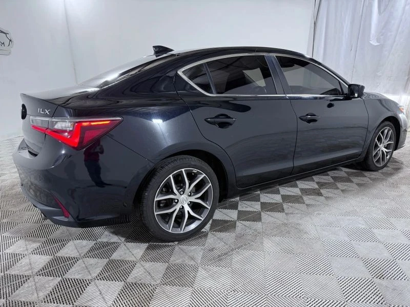 2019 Acura ILX - Image 9 of 12