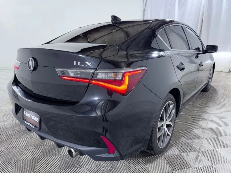 2019 Acura ILX - Image 8 of 12