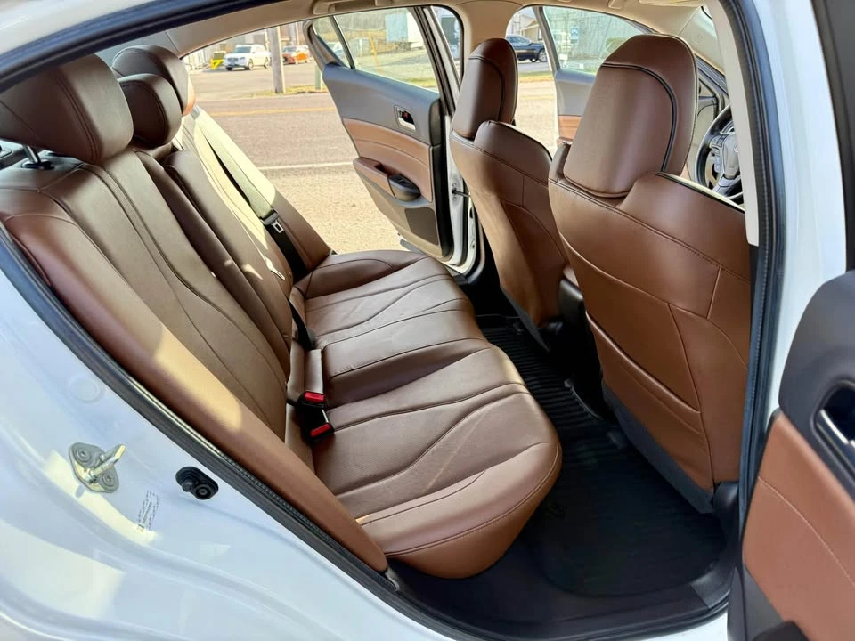 2019 Acura ILX - Image 12 of 20