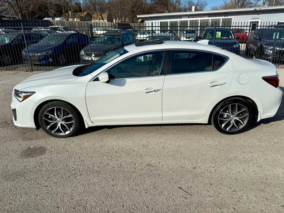 2019 Acura ILX - Image 18 of 20