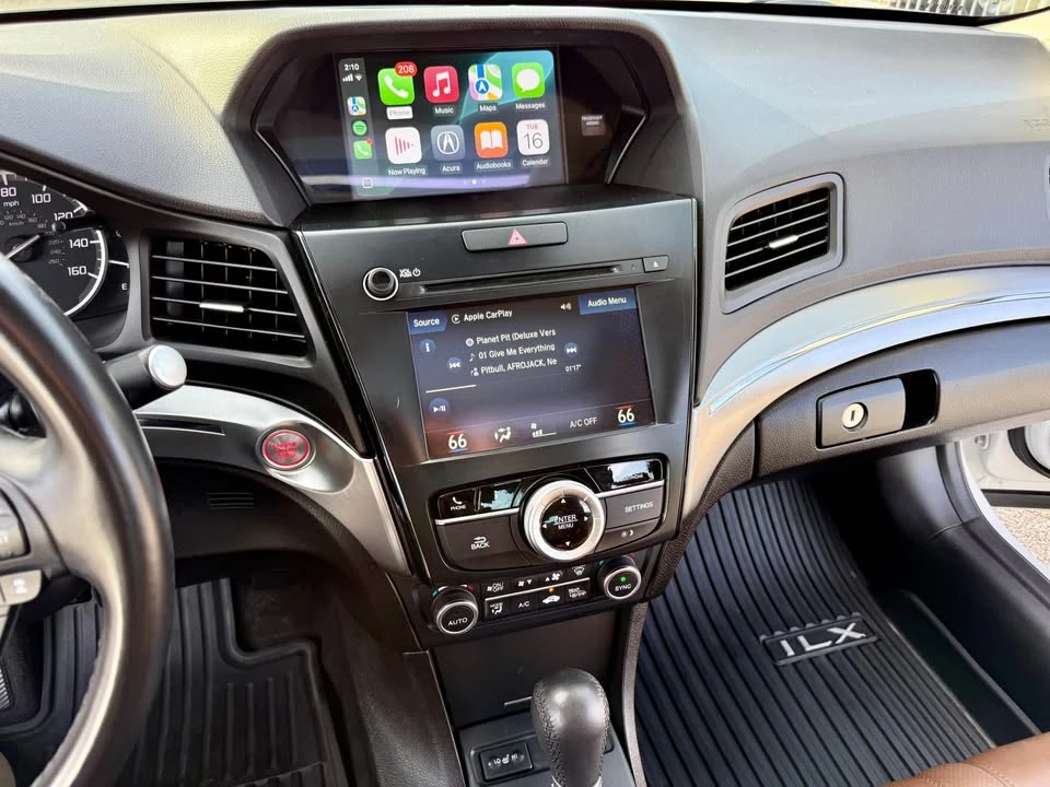 2019 Acura ILX - Image 9 of 20