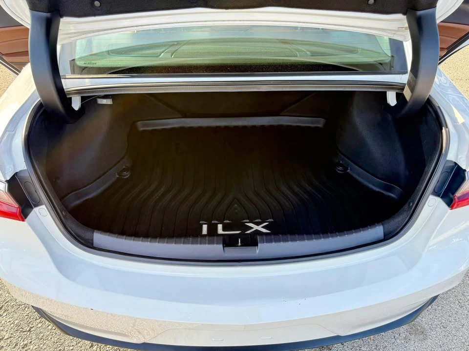2019 Acura ILX - Image 16 of 20