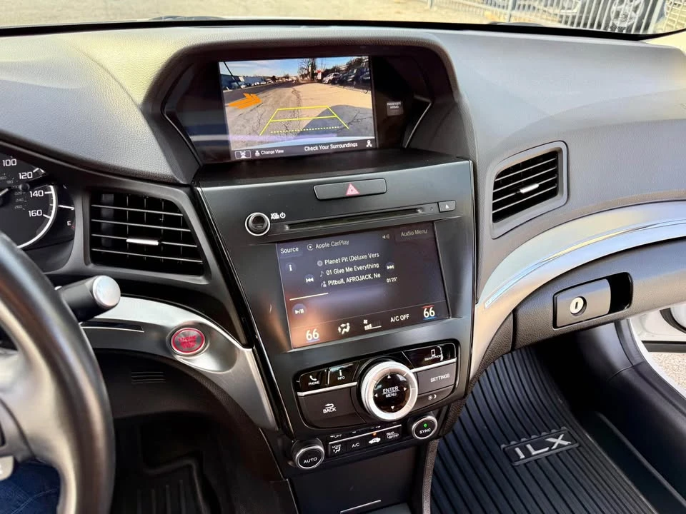 2019 Acura ILX - Image 10 of 20