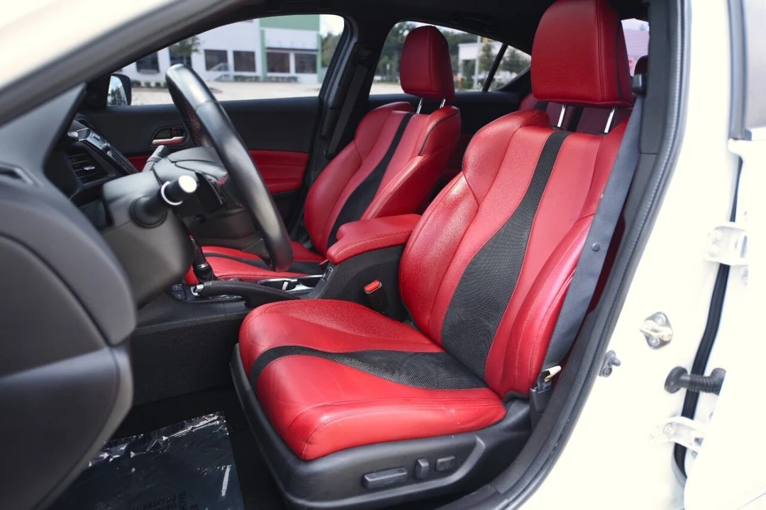 2019 Acura ILX - Image 12 of 18
