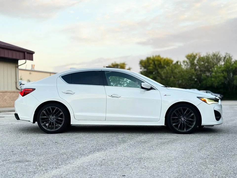 2019 Acura ILX - Image 10 of 20