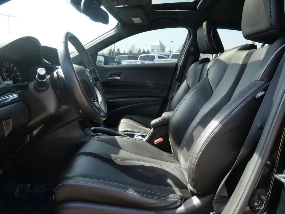 2019 Acura ILX - Image 8 of 20
