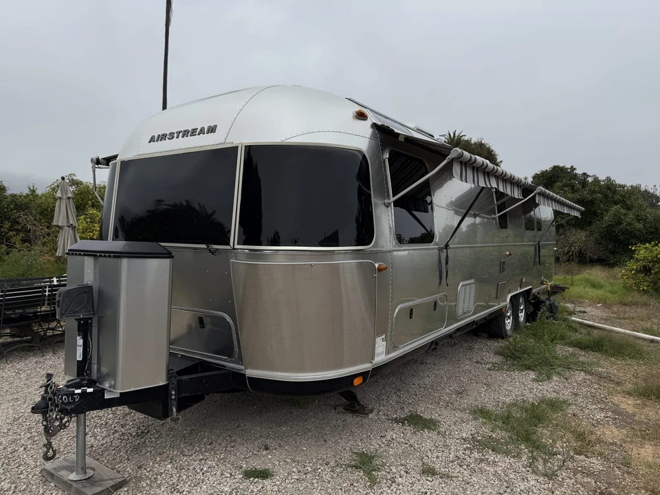 2019 Airstream - Image 3 of 31