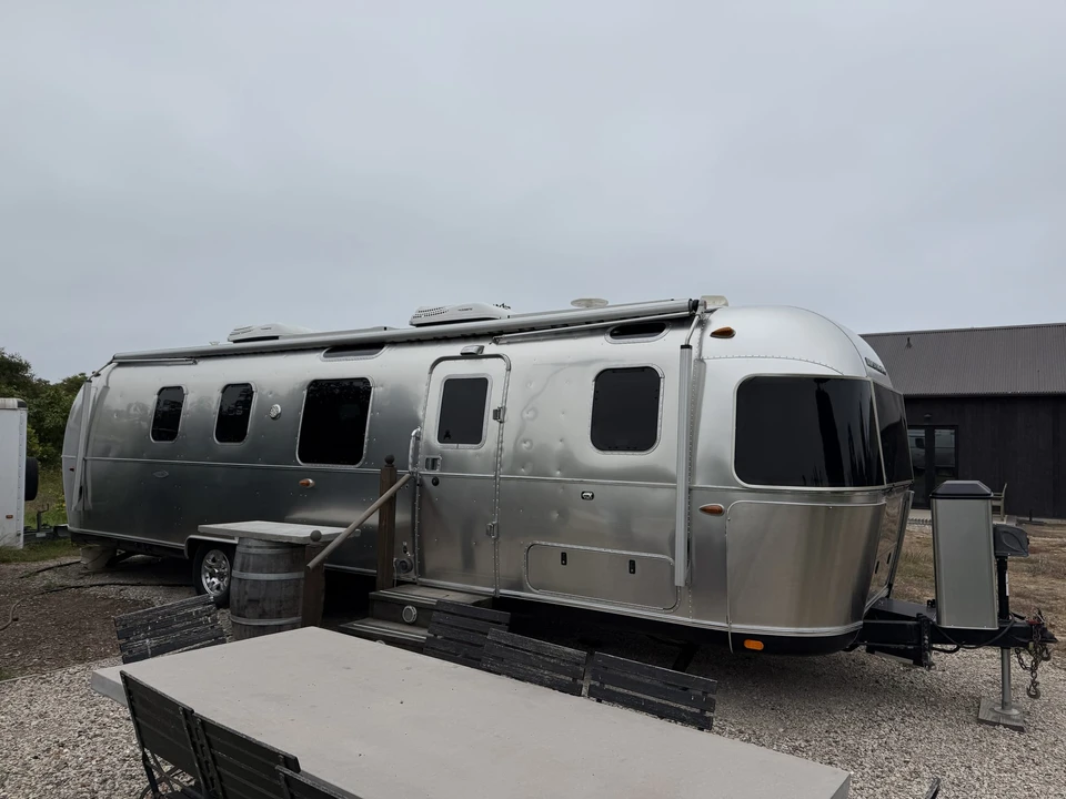 2019 Airstream - Image 5 of 31