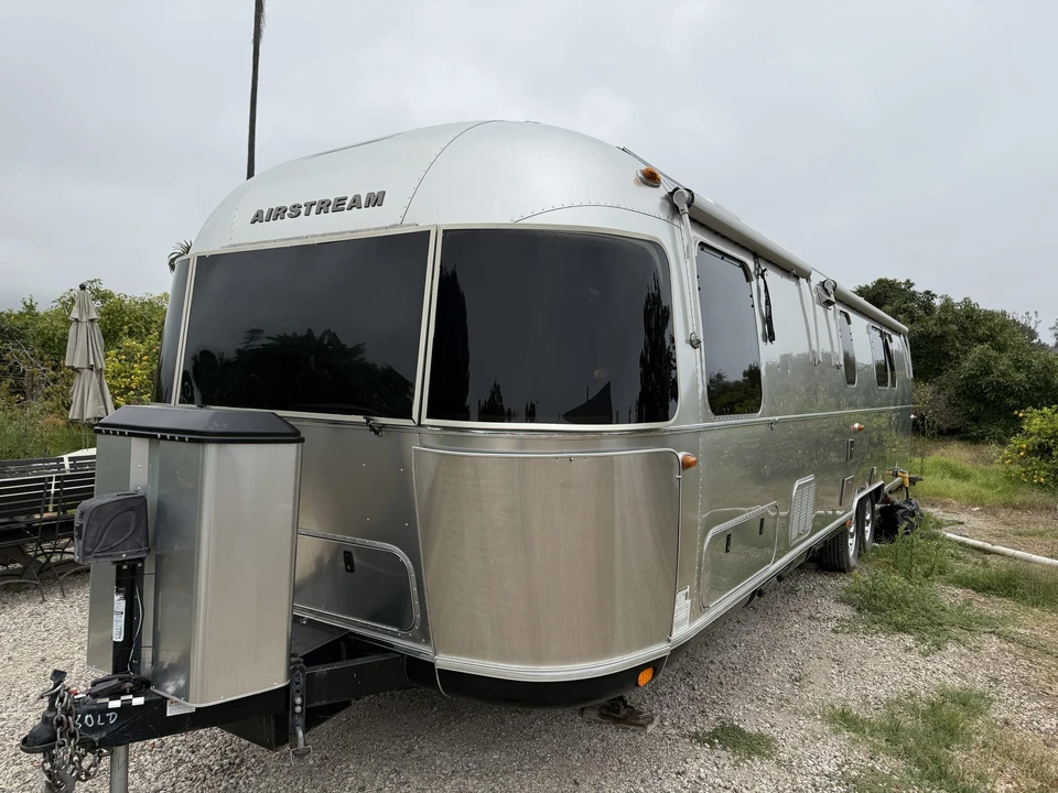 2019 Airstream - Image 7 of 31