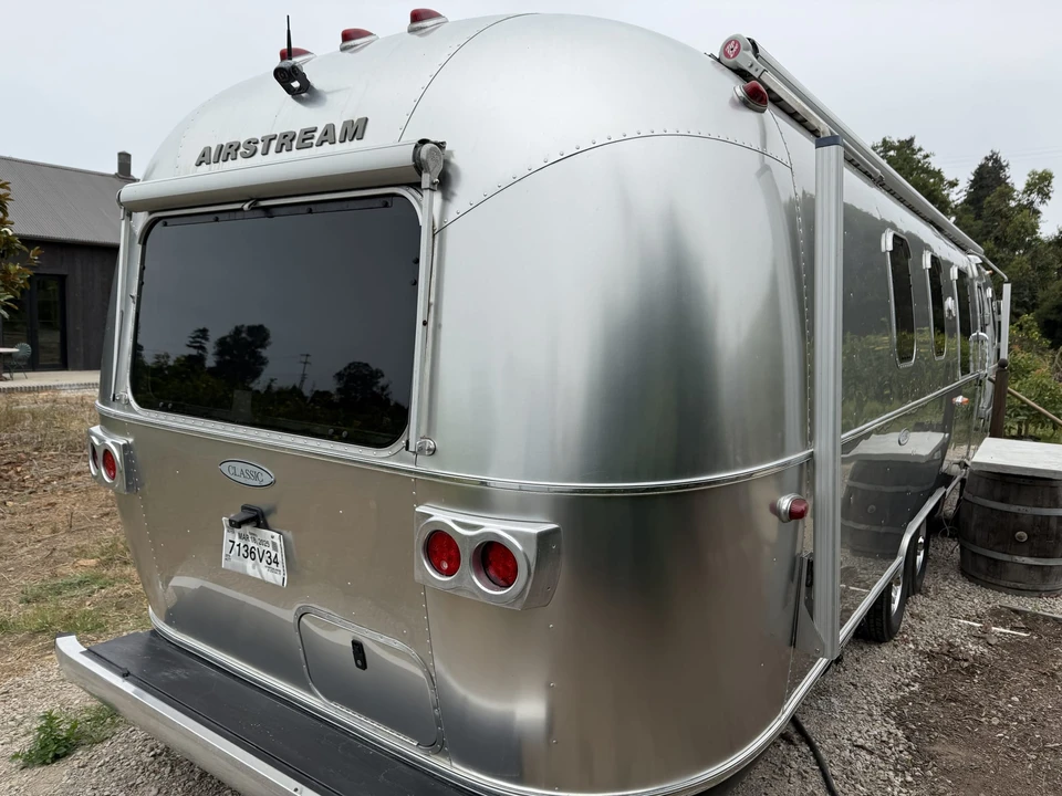 2019 Airstream - Image 15 of 31