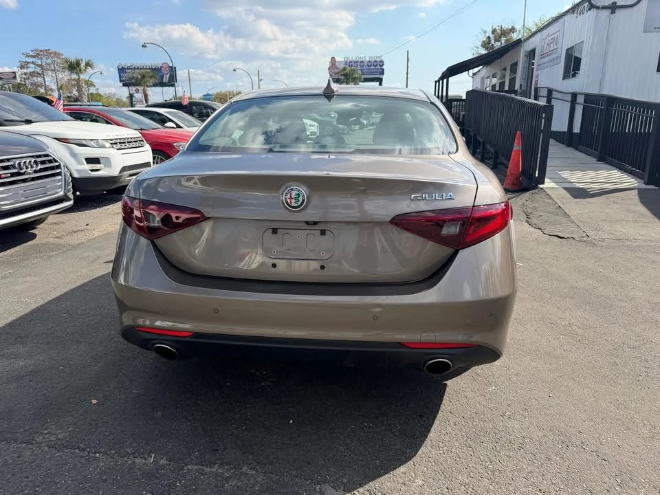 2019 Alfa Romeo Giulia - Image 10 of 14