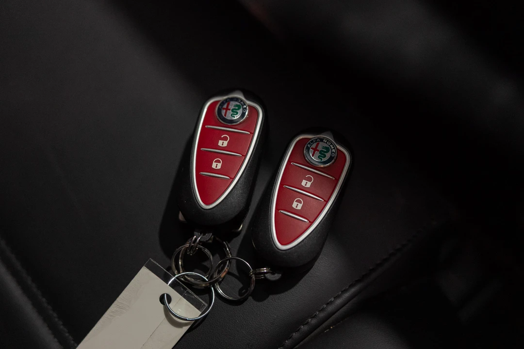 2019 Alfa Romeo 4C - Image 6 of 6