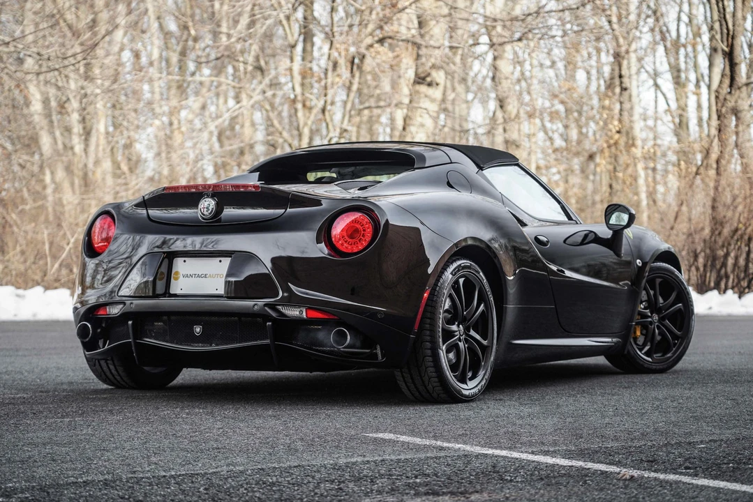2019 Alfa Romeo 4C Spider - Image 9 of 31