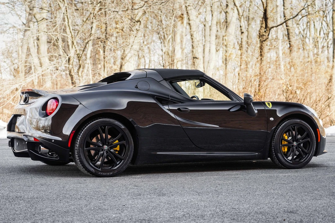 2019 Alfa Romeo 4C Spider - Image 11 of 31