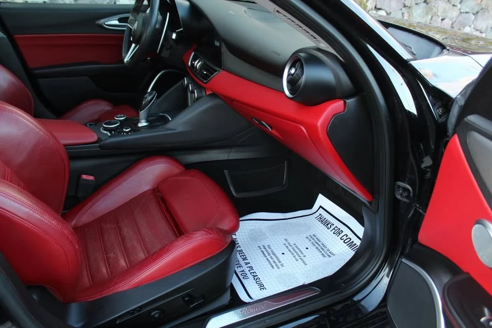 2019 Alfa Romeo Giulia - Image 8 of 11