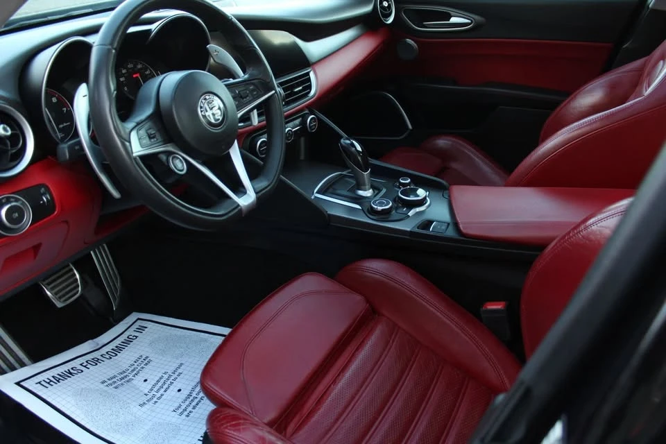 2019 Alfa Romeo Giulia - Image 7 of 11