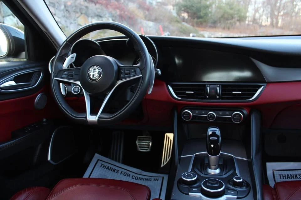 2019 Alfa Romeo Giulia - Image 10 of 11