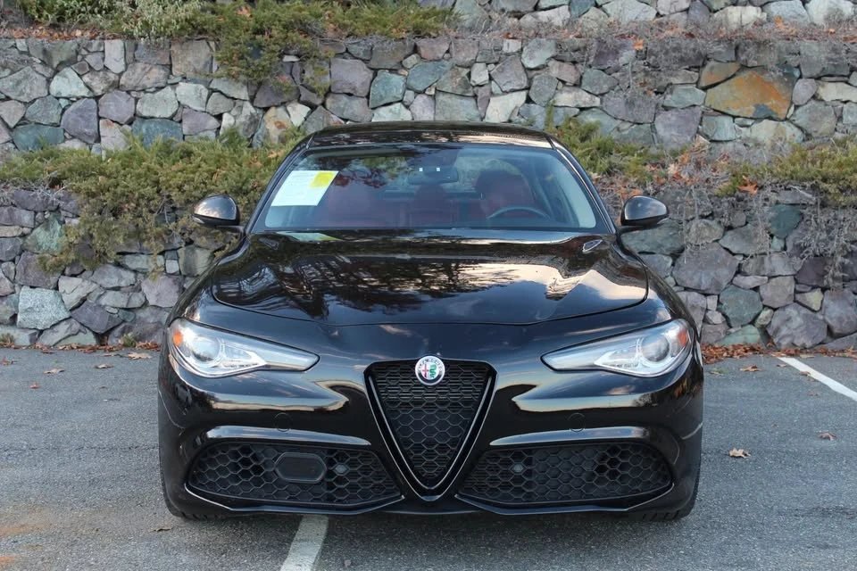 2019 Alfa Romeo Giulia - Image 2 of 11