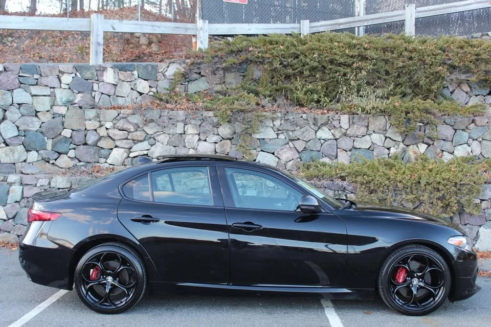 2019 Alfa Romeo Giulia - Image 4 of 11