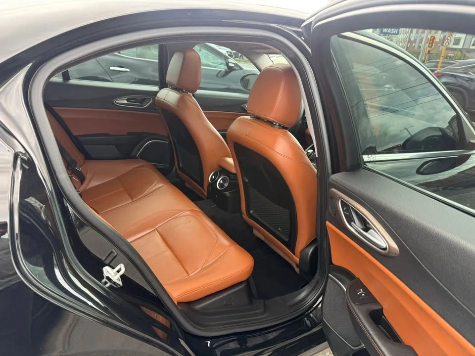 2019 Alfa Romeo Giulia - Image 12 of 16