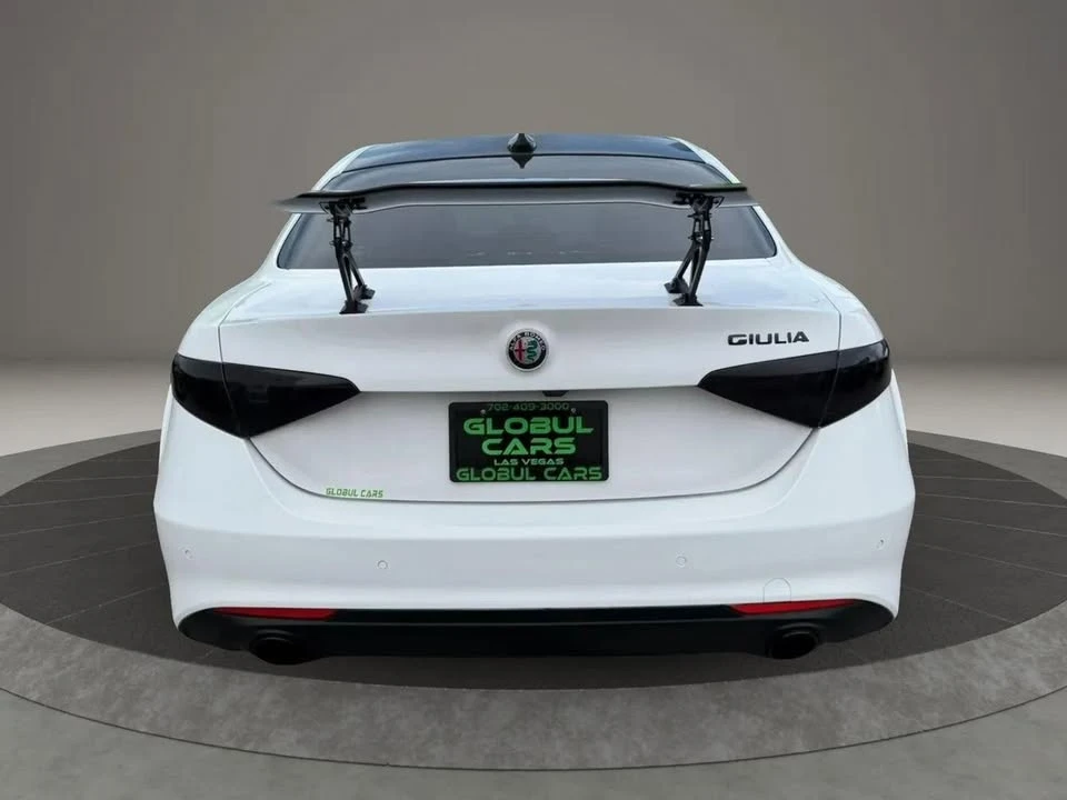 2019 Alfa Romeo Giulia - Image 4 of 15