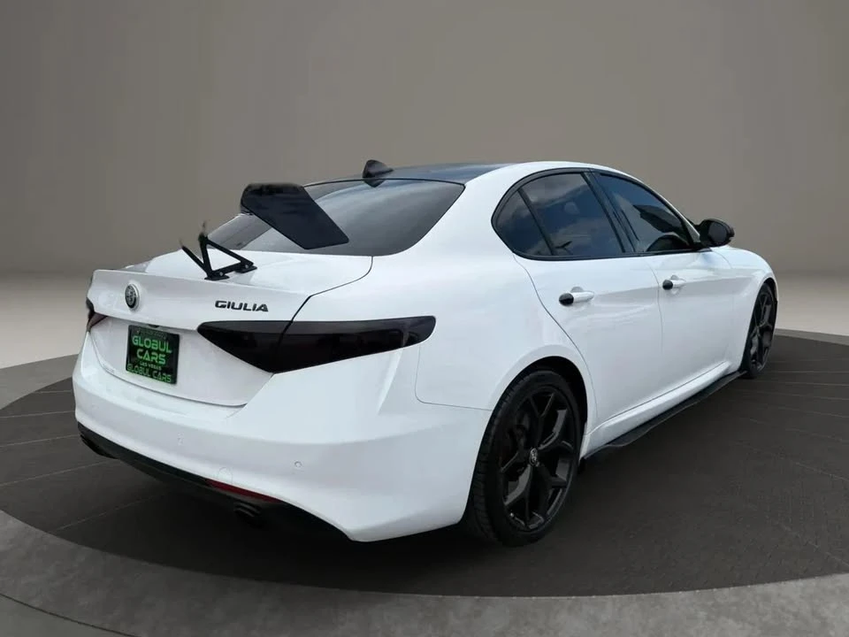 2019 Alfa Romeo Giulia - Image 3 of 15
