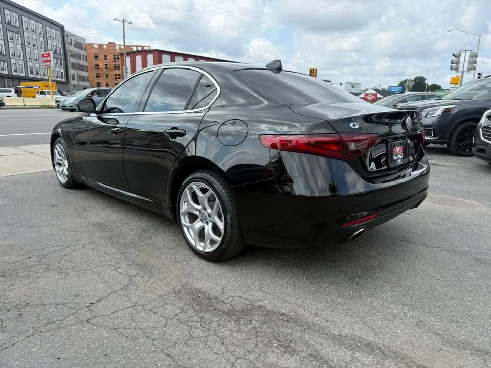 2019 Alfa Romeo Giulia - Image 4 of 16