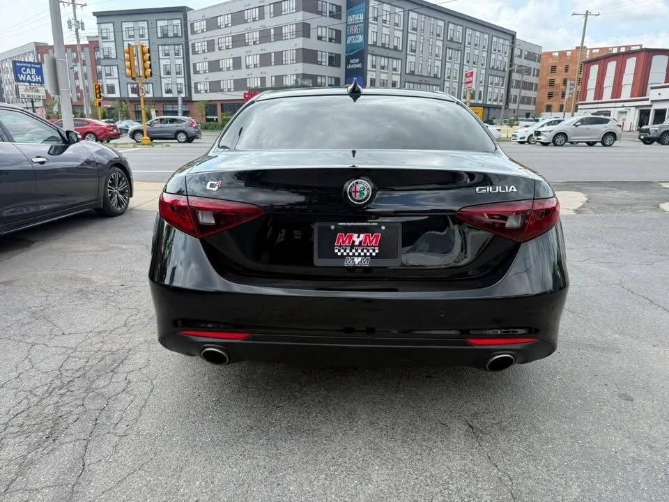 2019 Alfa Romeo Giulia - Image 5 of 16